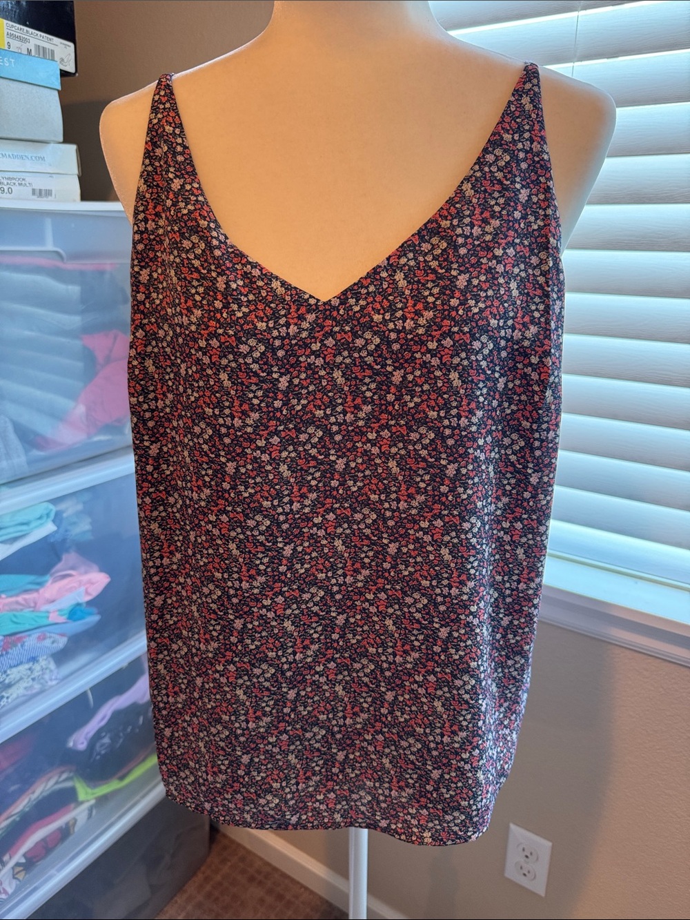 NWT Banana Republic Factory Floral V-Neck Spaghetti Strap Blouse